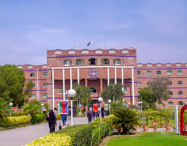 锡亚尔科特大学